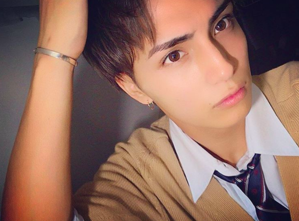 バンダリ亜砂也 あさや 高校時代の彼女はなちょす と疑うくらい胸キュン動画 大人のかわいいは3分でつくれる